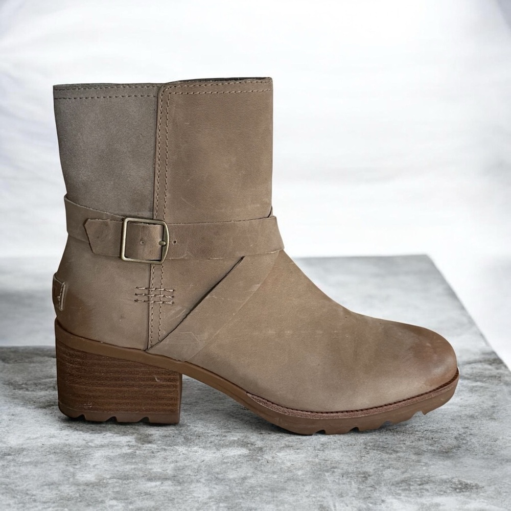 Sorel Women's Cate Buckle Camel Brown Suede Ankle Boots w Block Heel. Size 8 EUC